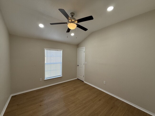 Building Photo - 19 Aspen Cir