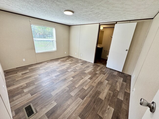 Building Photo - 100 Blissful Ct