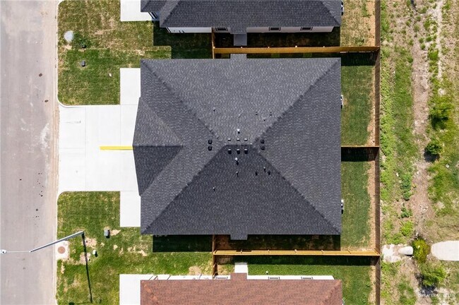 Building Photo - 2328 N Vly Cir