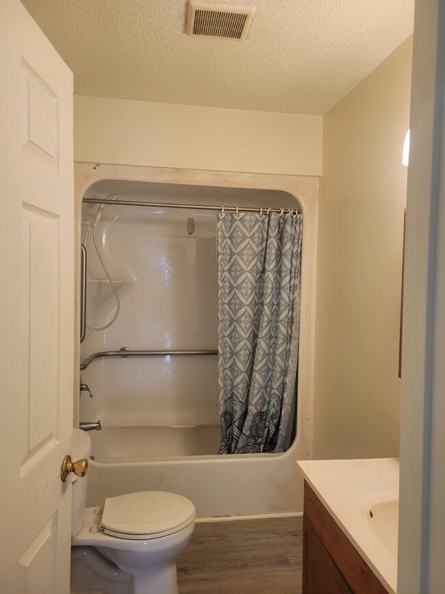 Building Photo - 71 Fox Den Ln