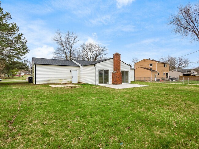 Building Photo - 740 Kienle Ave