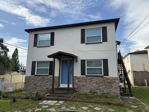 Building Photo - 4908 W Ingraham St