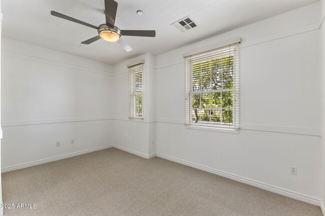 Building Photo - 4391 N 24th Pl