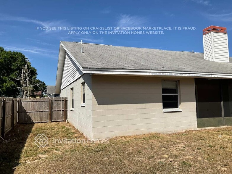 Building Photo - 341 Santiago Ct