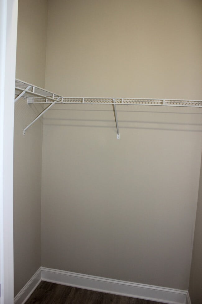Building Photo - 2 Bedroom, 2 Bath Apartment for Rent