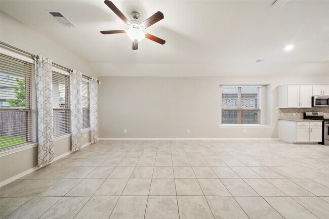 Building Photo - 27910 Augusta View Dr