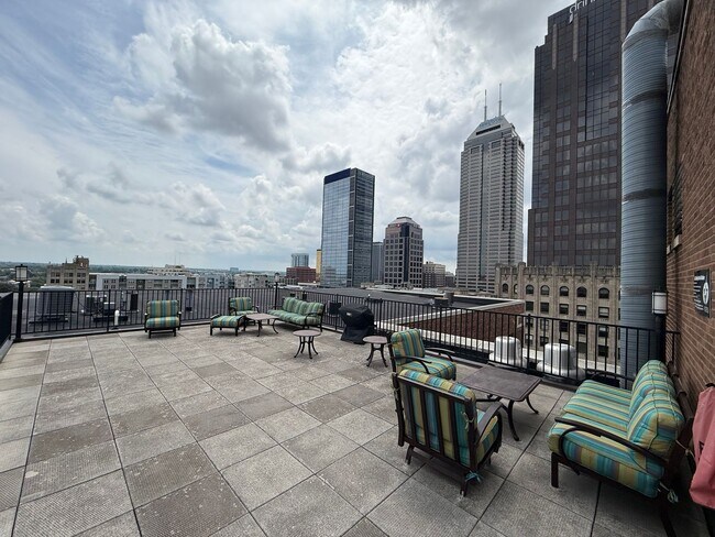 Building Photo - Indianapolis Athletic Club Condo