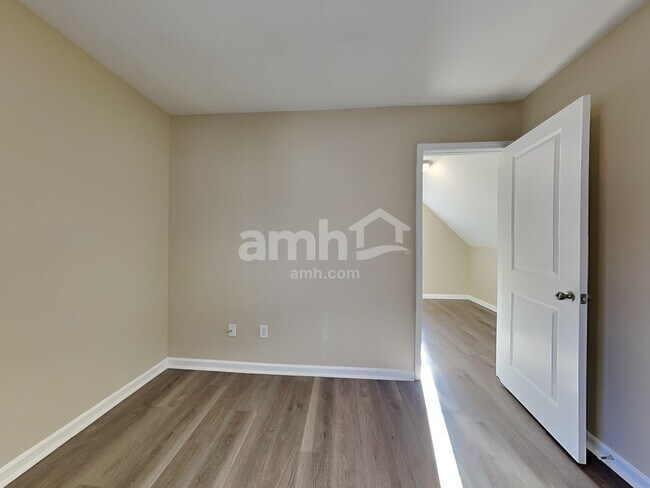 Building Photo - 129 Midwood Rd