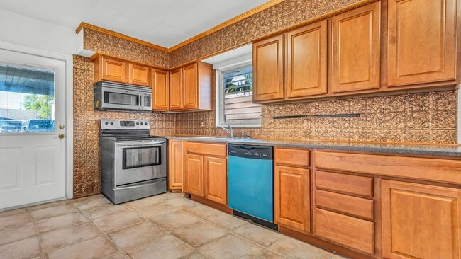 Building Photo - Charming 3-Bedroom Home in the Heart of We...