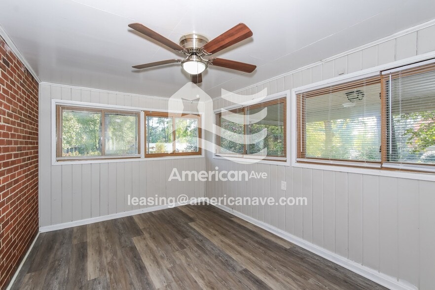 Building Photo - 16 Erskine Ln