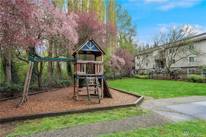 Building Photo - 15819 Leary Wy