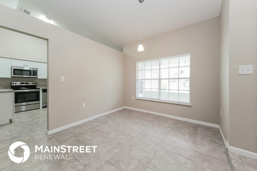 Building Photo - 945 Delano Ct