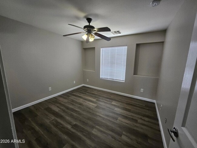 Building Photo - 25850 W Pleasant Ln