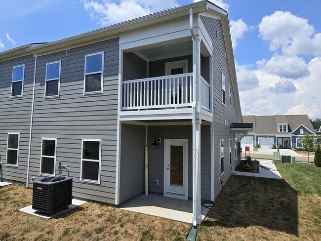 Building Photo - 5142 Pace Pk Cir