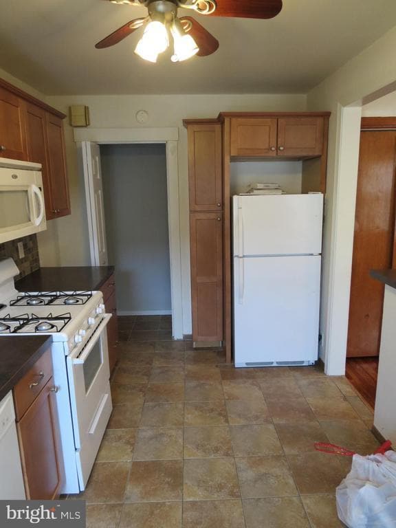 Building Photo - 240 Pensdale St