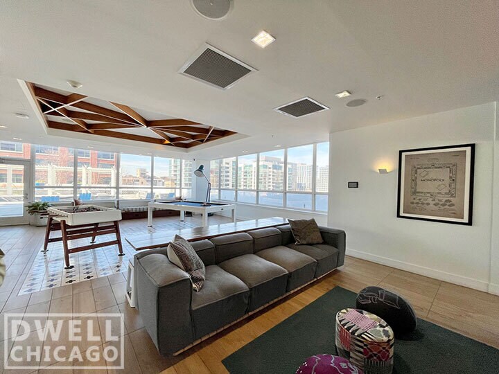 Building Photo - 776 W Quincy St