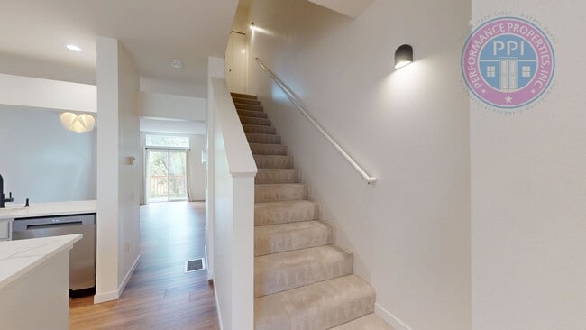 Building Photo - Prime Location, Directly Across From Nike Headquarters! Beautiful Townhouse, Two En-Suites, Centr...