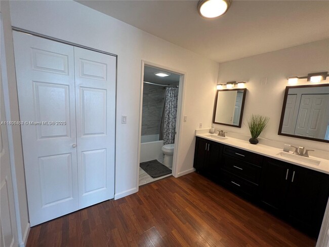 Building Photo - 20515 E Country Club Dr