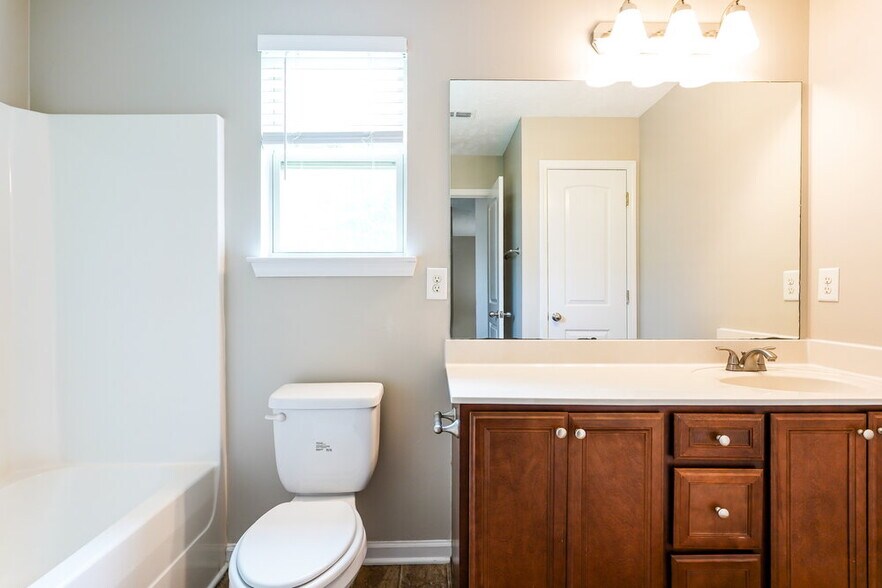 Building Photo - 1096 Shire Dr