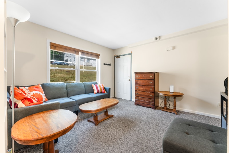 Building Photo - 525 Grant Ave