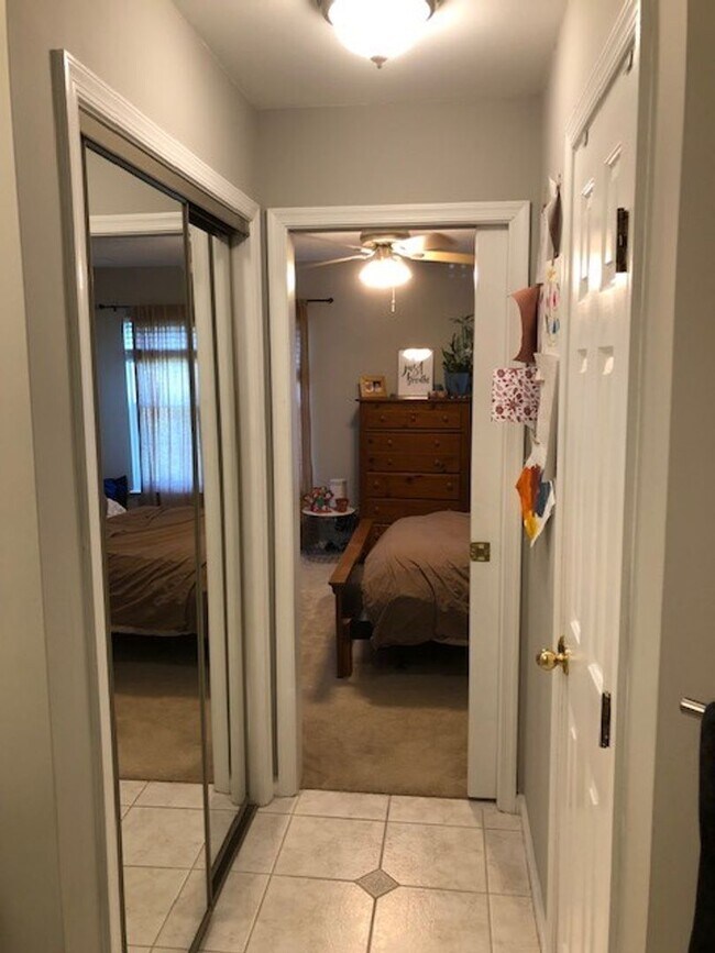 Building Photo - WILLOW CREEK POINTE