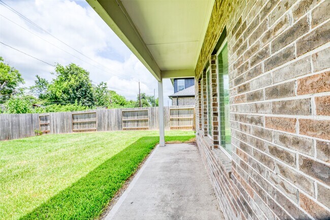 Building Photo - 407 Magnolia Ln