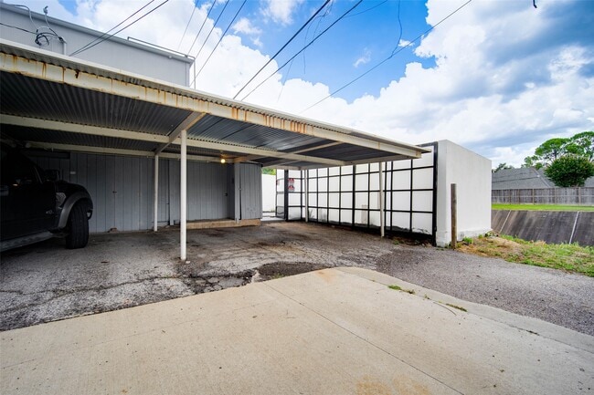 Building Photo - 6311 Riverview Way