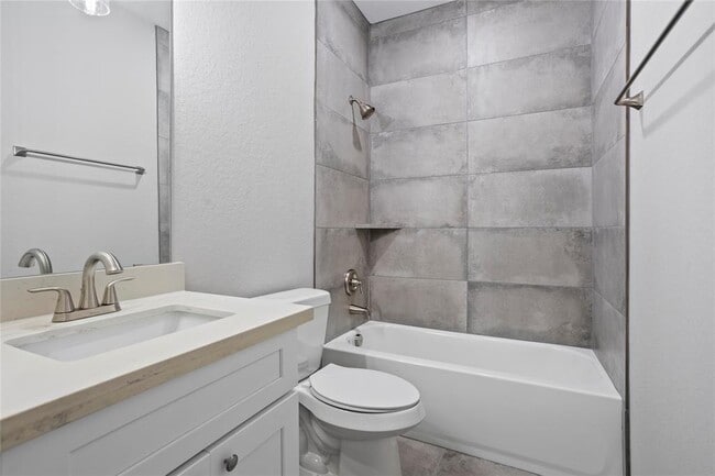 Building Photo - 3603 Fidelity St