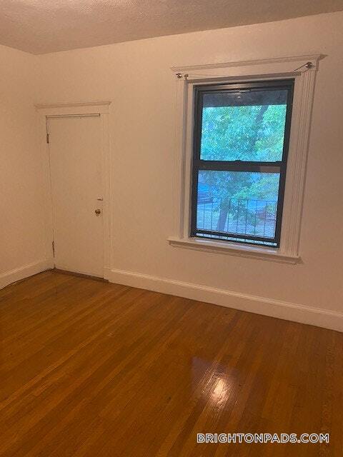 Building Photo - 17 Cummings Rd