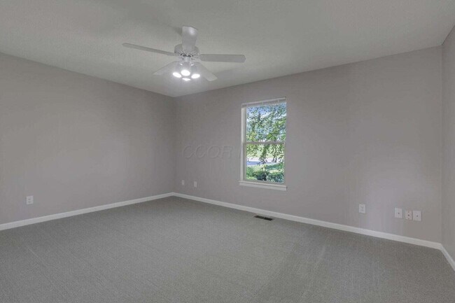 Building Photo - 1211 Rivercrest Dr S
