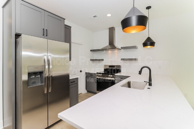 Building Photo - 422 Sylvania Ave