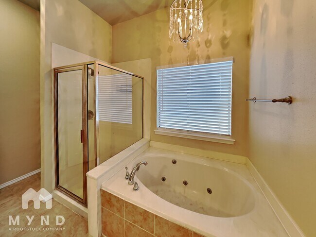 Building Photo - 3403 Shallow Grove