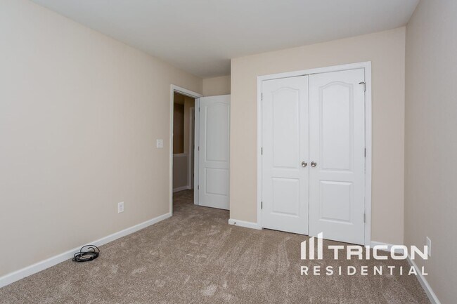 Building Photo - 130 Creek Way