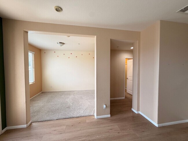 Building Photo - 1729 Cripple Creek Dr