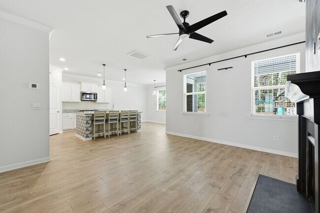 Building Photo - 190 Cherry Grv Dr