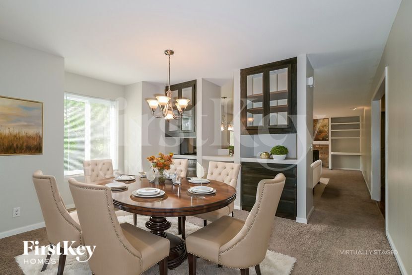 Building Photo - 611 Lakewood Dr