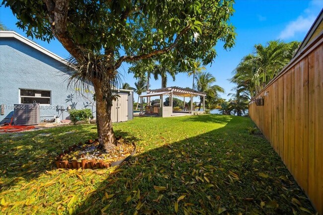 Building Photo - 960 Bayberry Point Dr