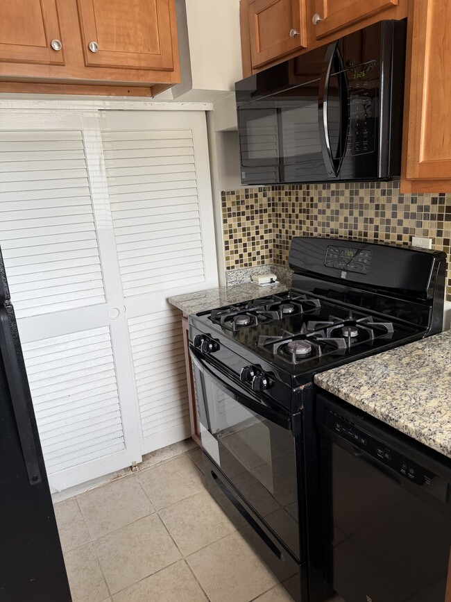 Building Photo - 3841 26th Ave