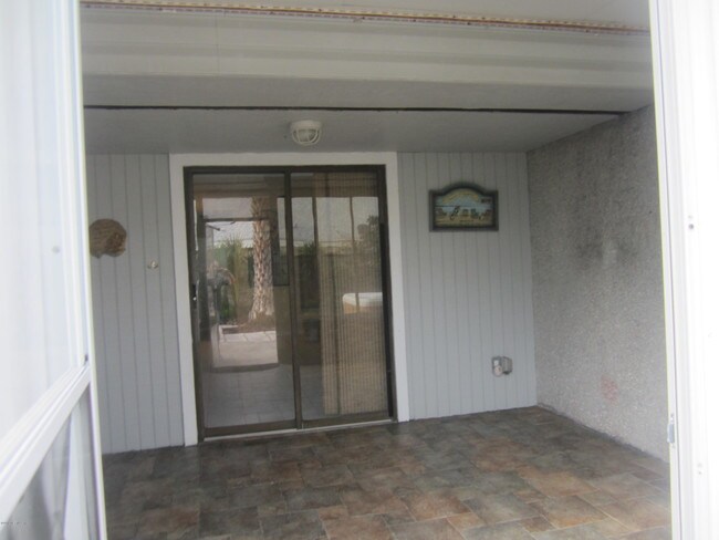 Building Photo - 4401 Seagate Ln N