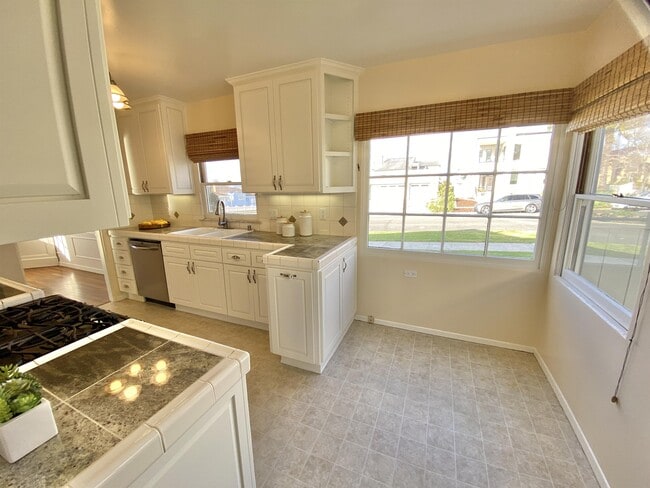 Building Photo - 4491 Coronado Ave