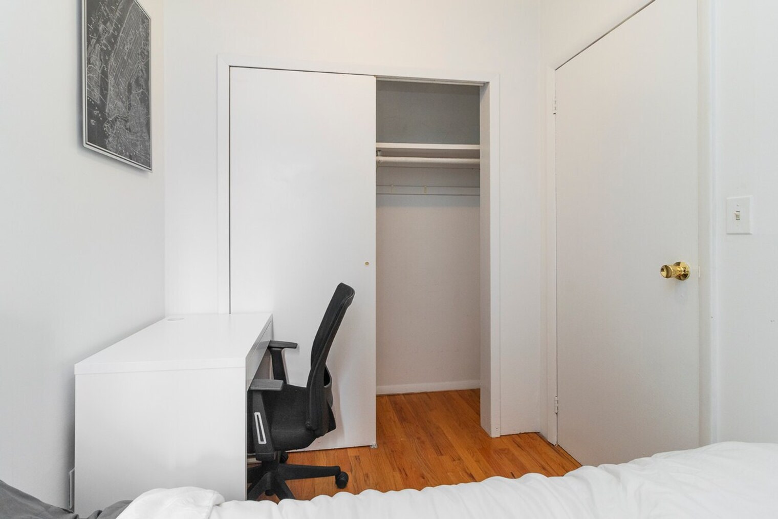 Building Photo - 319 E 95th St