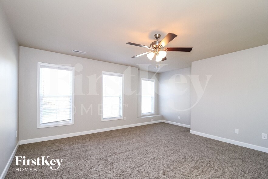 Building Photo - 1686 Crestlawn Tl