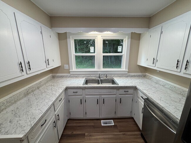 Building Photo - 2692 Marble Hill Rd