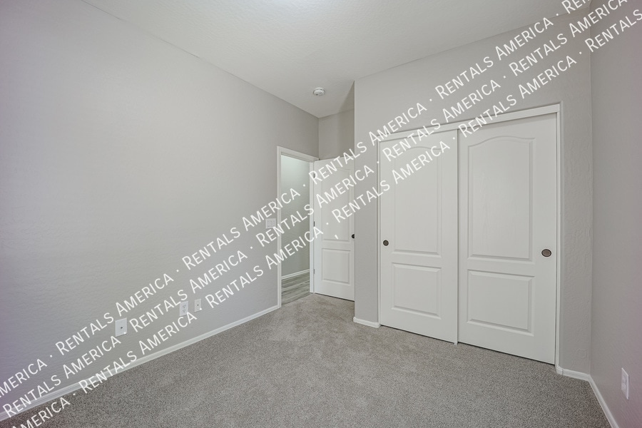 Building Photo - 2738 E Indian Wells Pl