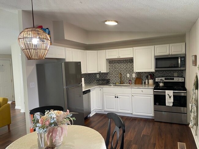 Building Photo - 101 Forestview Cir