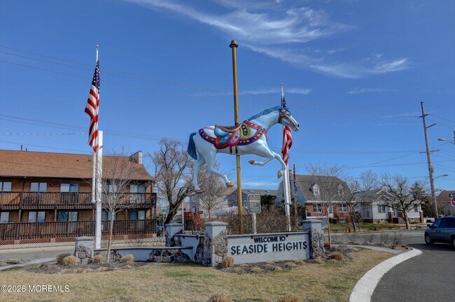 Building Photo - 222 Hiering Ave