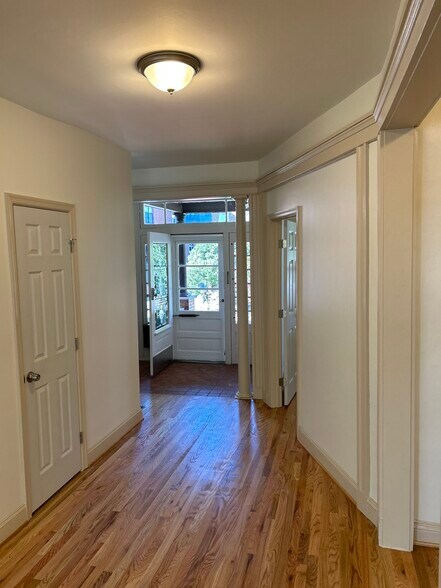 Building Photo - 103 E 32nd St