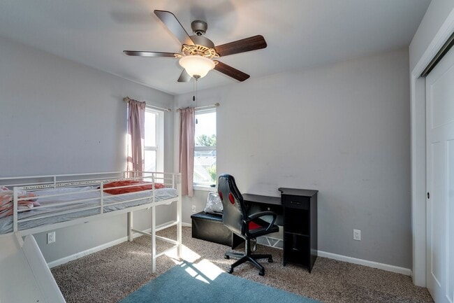 Building Photo - Professionally Managed Home in Convenient ...