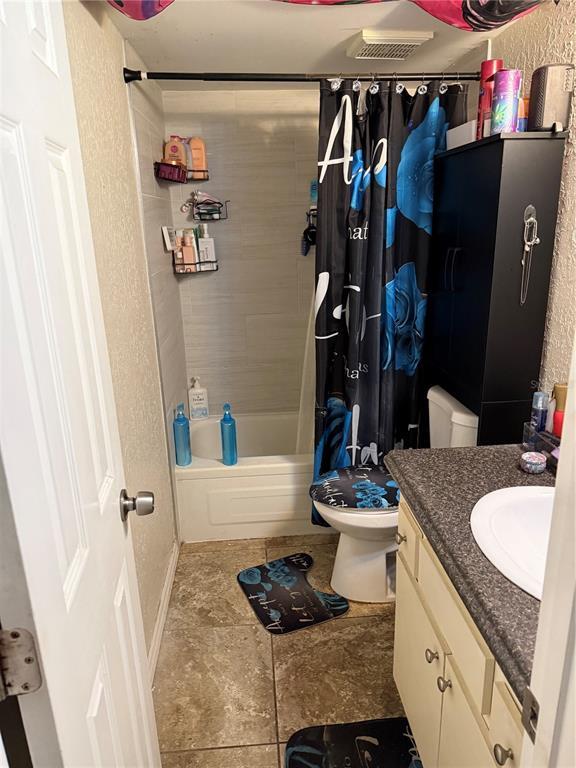 Building Photo - 716 Oakgrove Dr