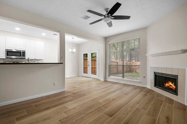 Building Photo - 13 E Willowood Ct